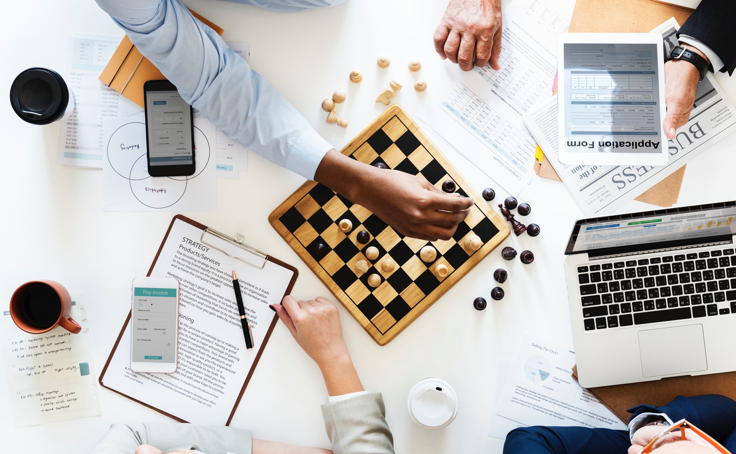 cellphone-chess-chess-pieces-910330